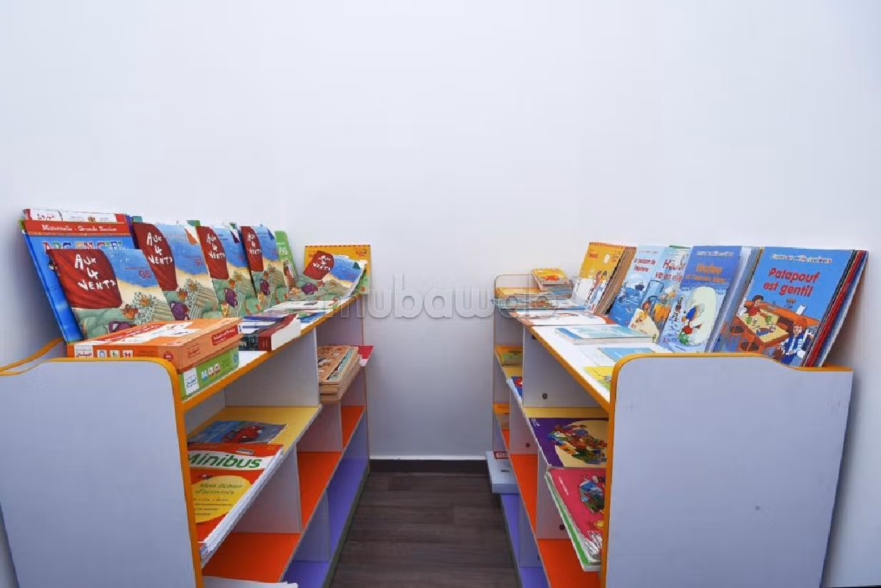 En venta: Escuela Primaria, Guardería y Jardín de Infantes