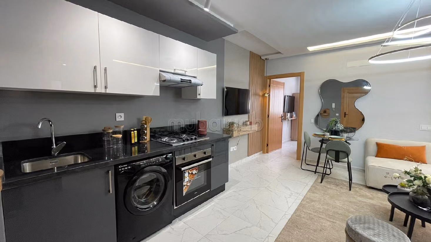 Busca pisos en venta en Roches Noires. 3 habitaciones grandes. Con Ascensor, Estacionamiento