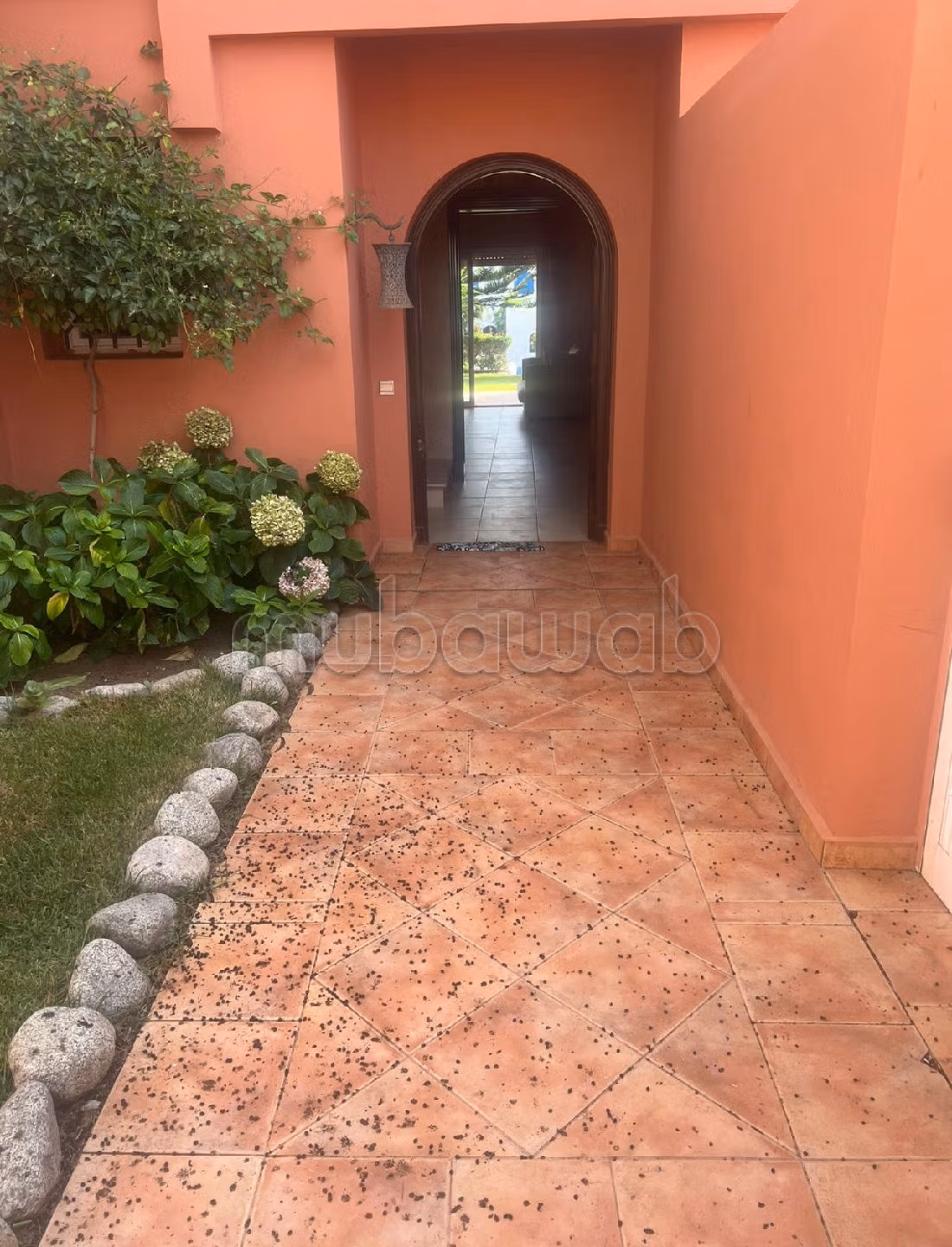 منزل ممتاز للبيع ببوزنيقة. 3 غرف ممتازة. مساحة خضراء