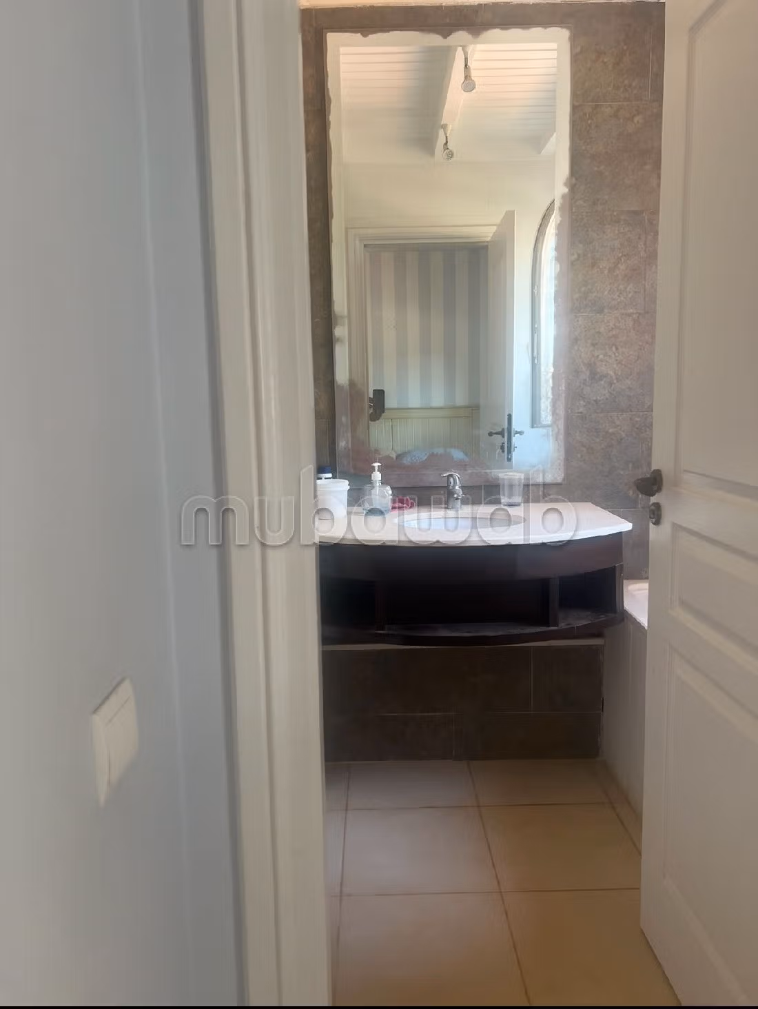 منزل ممتاز للبيع ببوزنيقة. 3 غرف ممتازة. مساحة خضراء