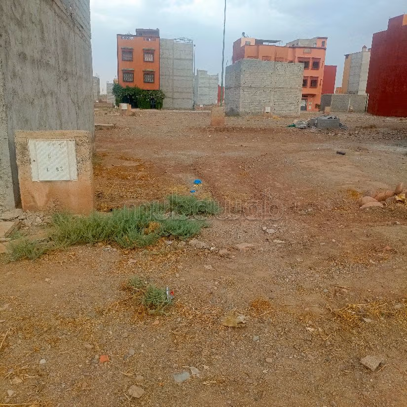 أرض ممتازة للبيع بجماعة دي عبد الله غيات،الشويطر. المساحة الكلية 69 م². 