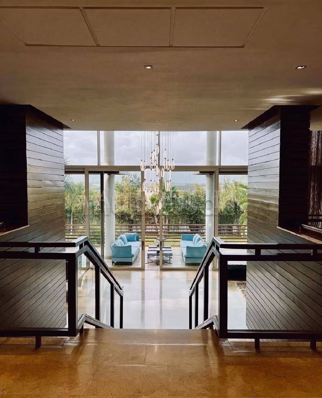 Maestosa residenza di lusso in vendita a Bouskoura Ville. Superficie di 1757 m². 