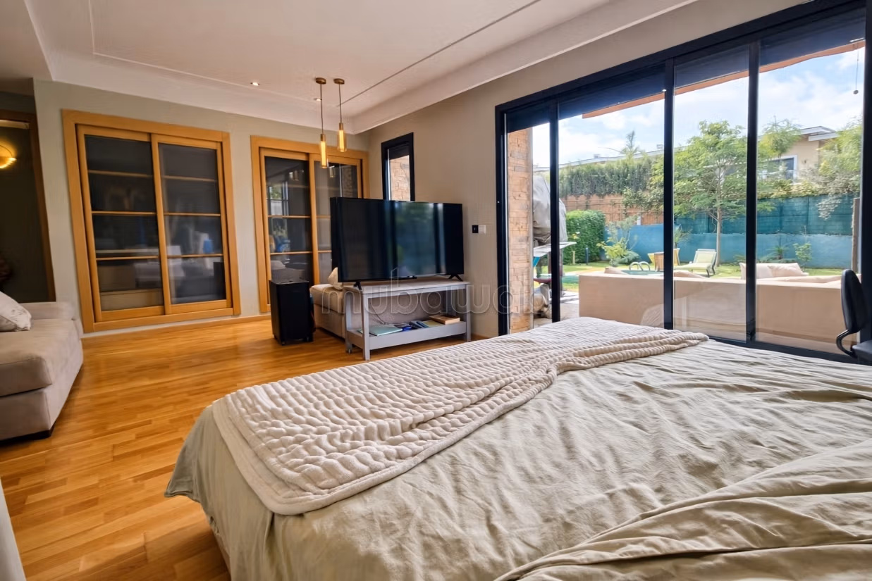 Location magnifique rez de jardin meublé 175m2 avec jardin et piscine, Bouskoura
