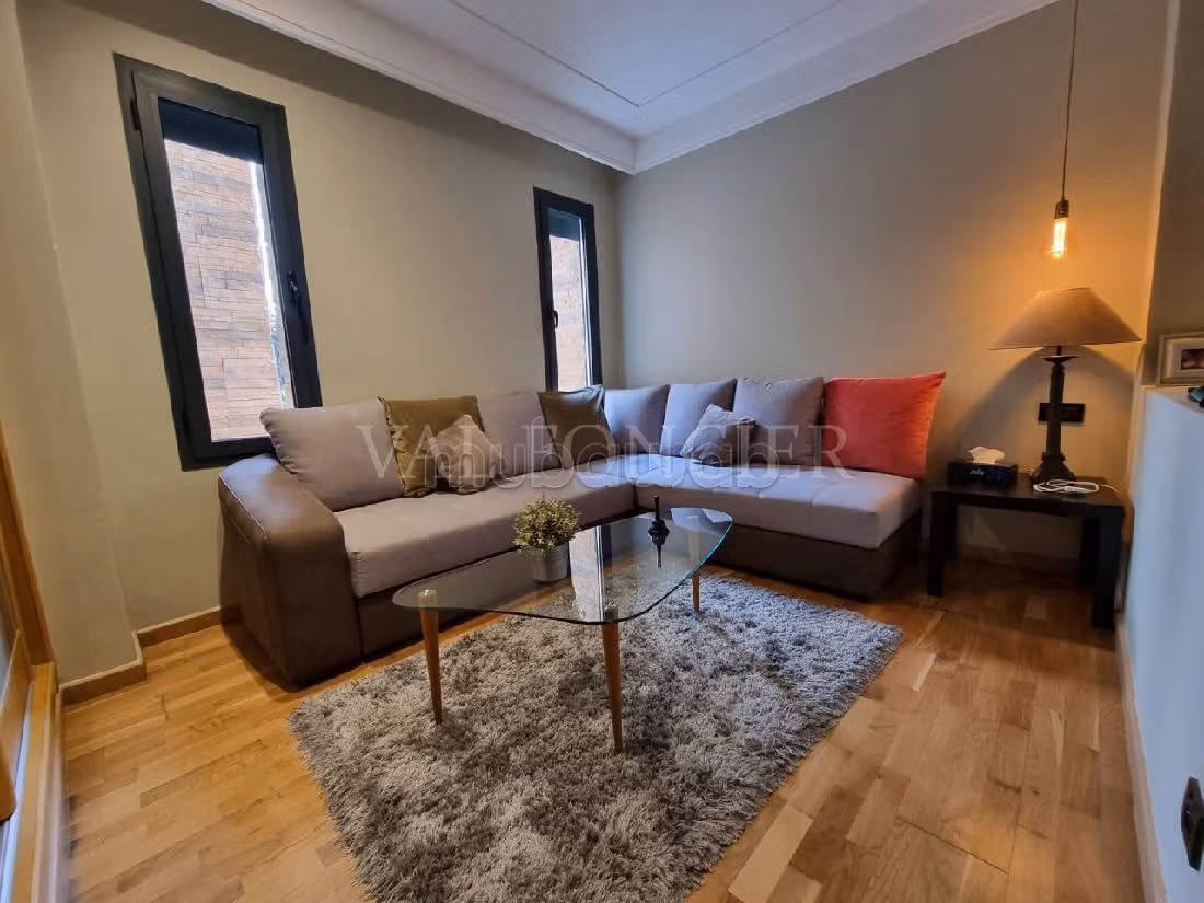 Location magnifique rez de jardin meublé 175m2 avec jardin et piscine, Bouskoura