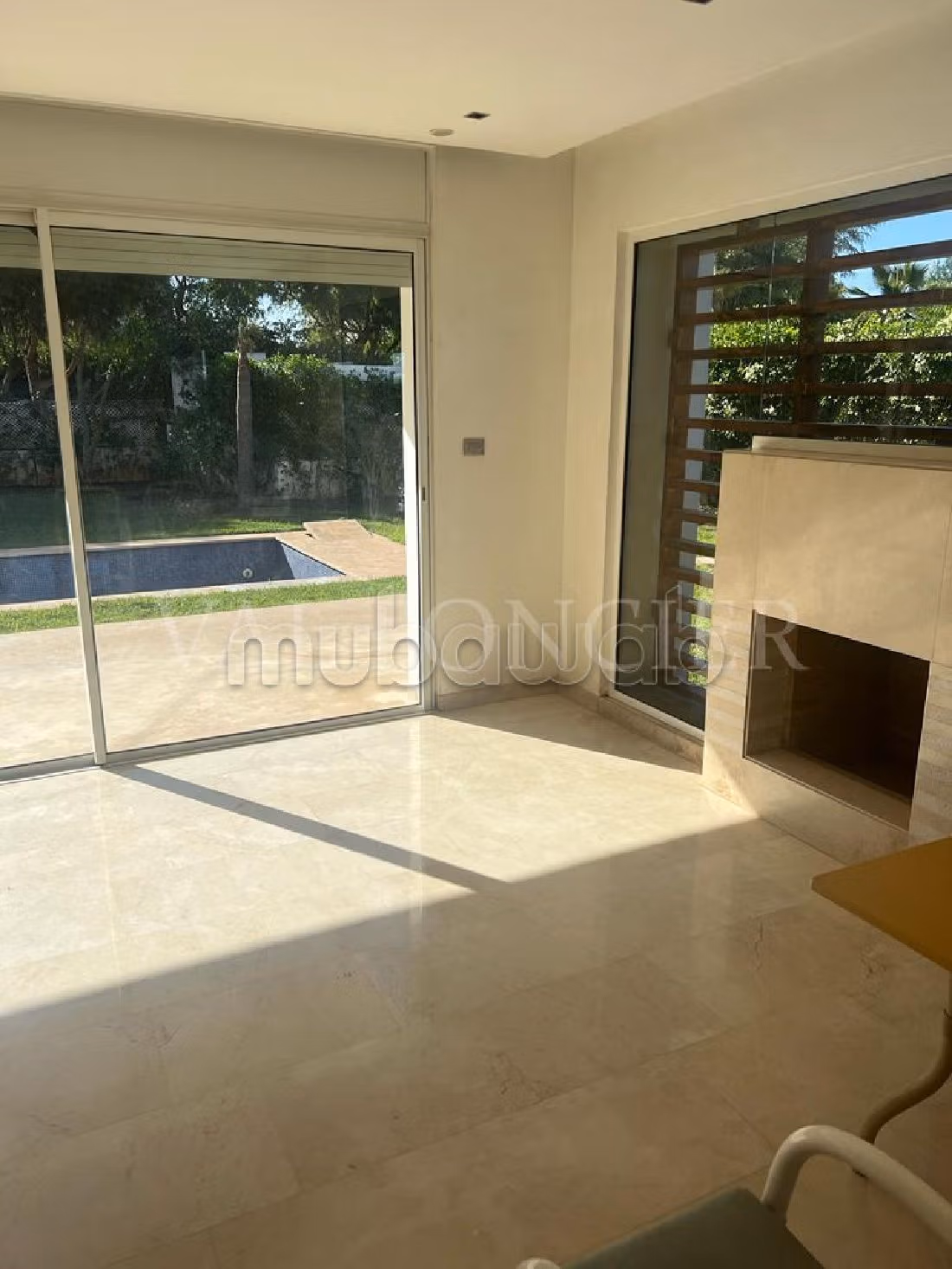 Magnificent villa for rent in Bouskoura Ville. 4 lovely rooms. Large swimming pool. 