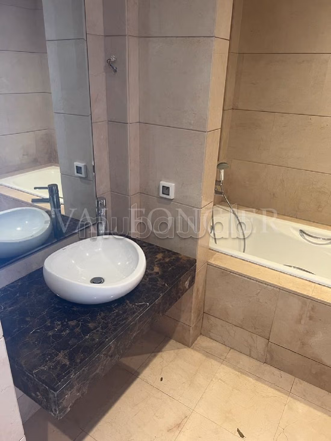 Magnificent villa for rent in Bouskoura Ville. 4 lovely rooms. Large swimming pool. 