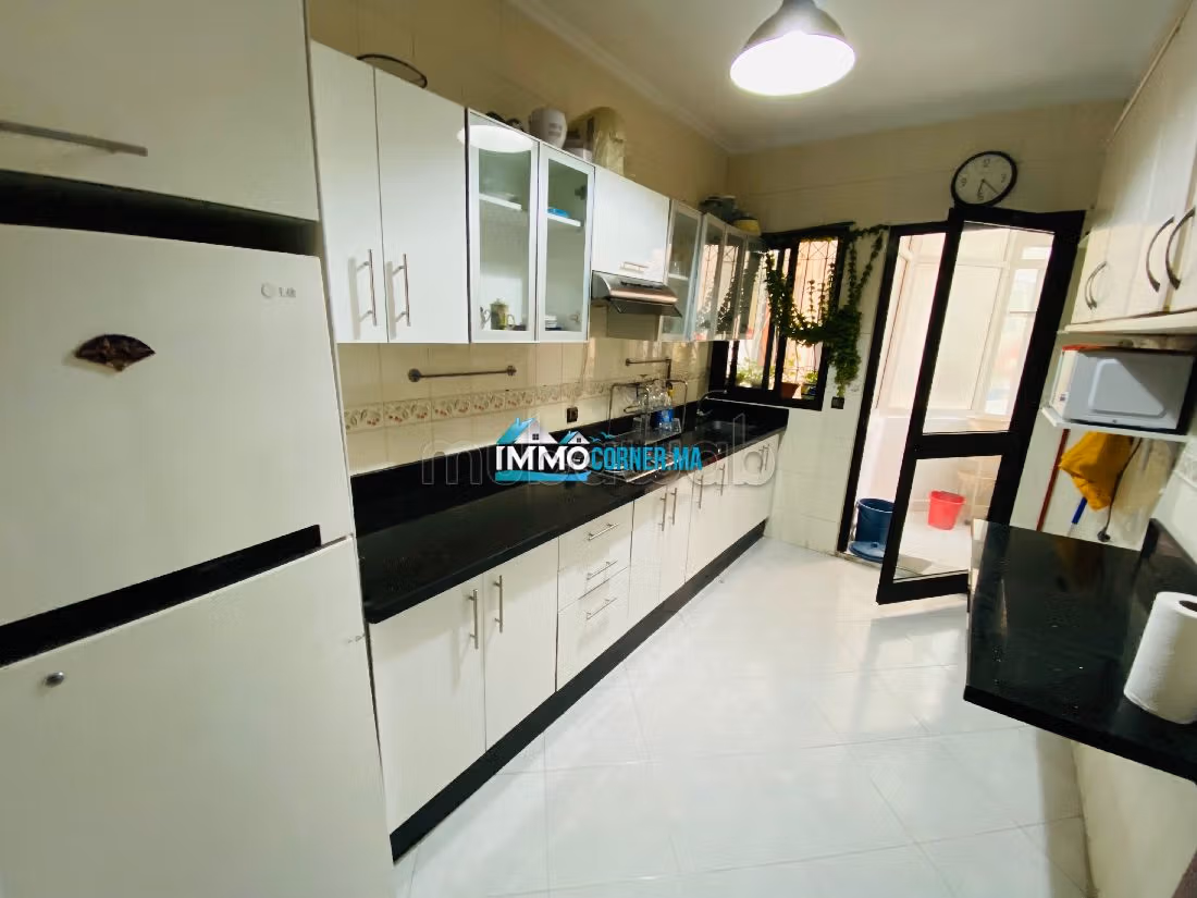 Nu huren: appartementen in Centre. Totale oppervlakte 150 m². Gemeubileerd. 