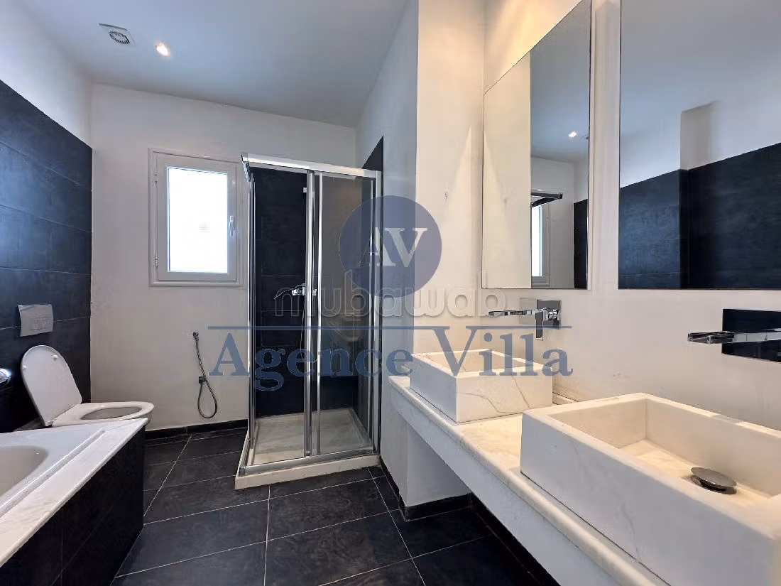 Triplex s5 avec piscine à Gammarth