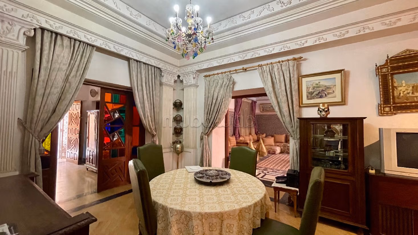 Villa's en luxe woningen kopen in Samlalia. Totale oppervlakte 400 m². Garage en mooi terras