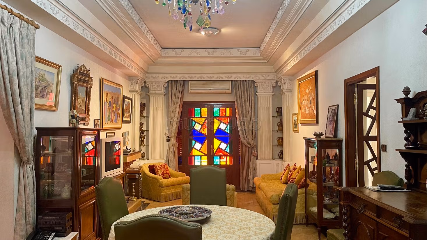 Villa's en luxe woningen kopen in Samlalia. Totale oppervlakte 400 m². Garage en mooi terras