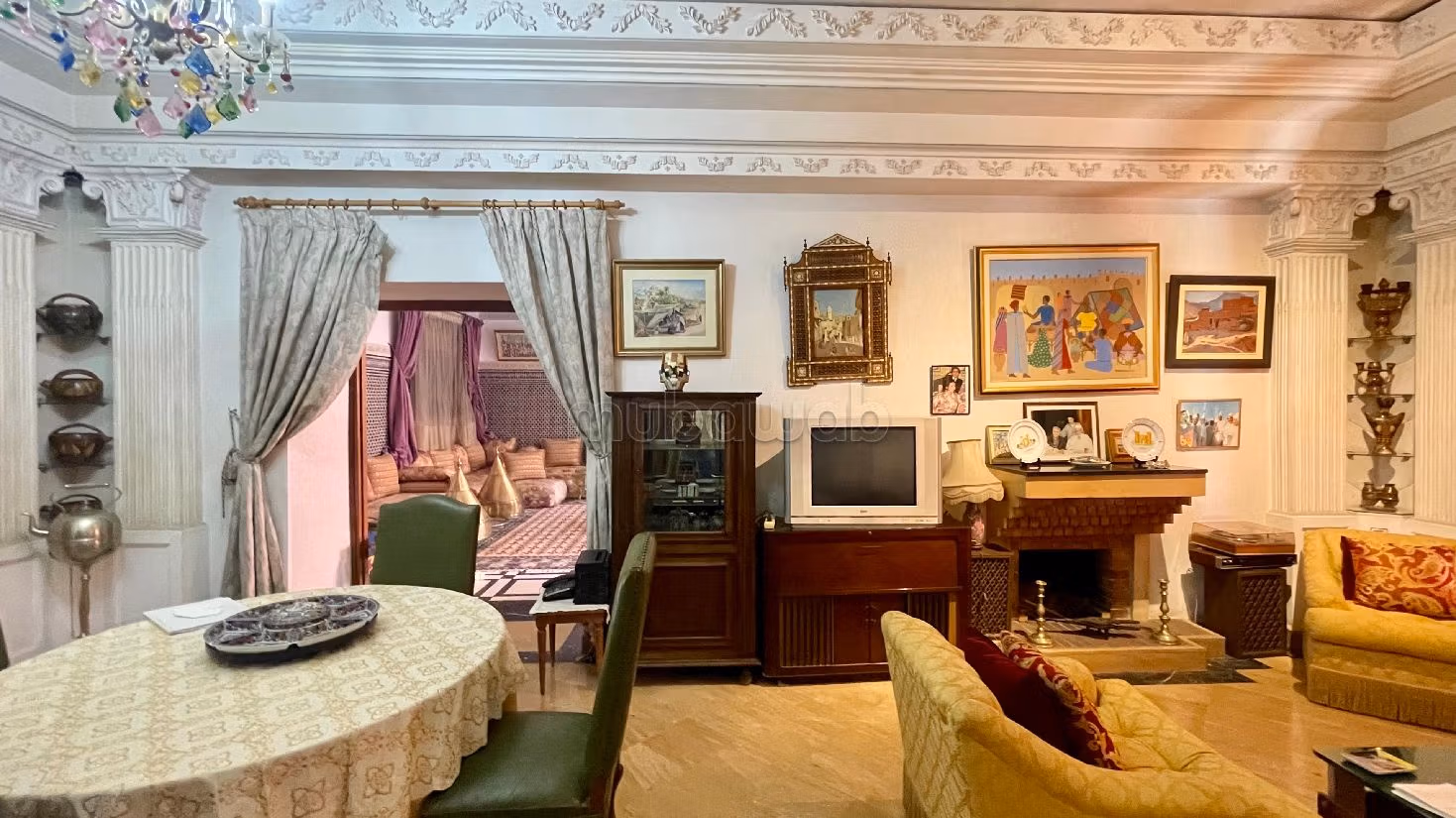 Villa's en luxe woningen kopen in Samlalia. Totale oppervlakte 400 m². Garage en mooi terras