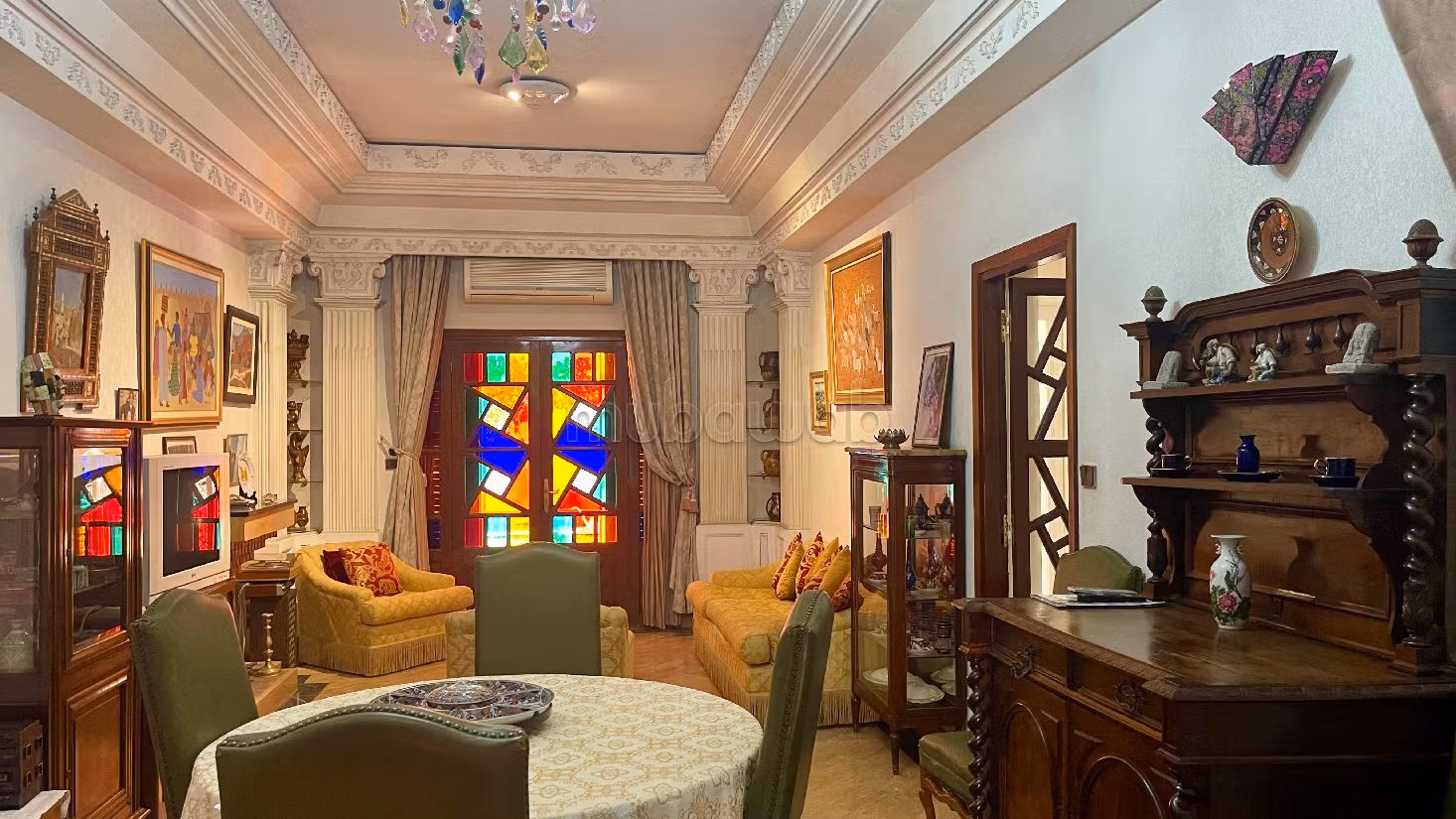 Villa's en luxe woningen kopen in Samlalia. Totale oppervlakte 400 m². Garage en mooi terras