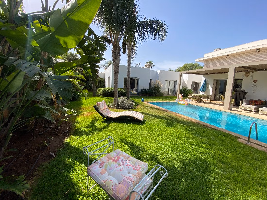 منزل رائع للكراء ب فيكتوريا. 6 قطع رائعة. شرفة جميلة وحديقة.