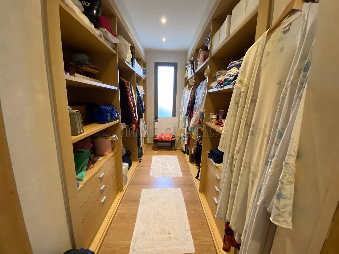 منزل رائع للكراء ب فيكتوريا. 6 قطع رائعة. شرفة جميلة وحديقة.