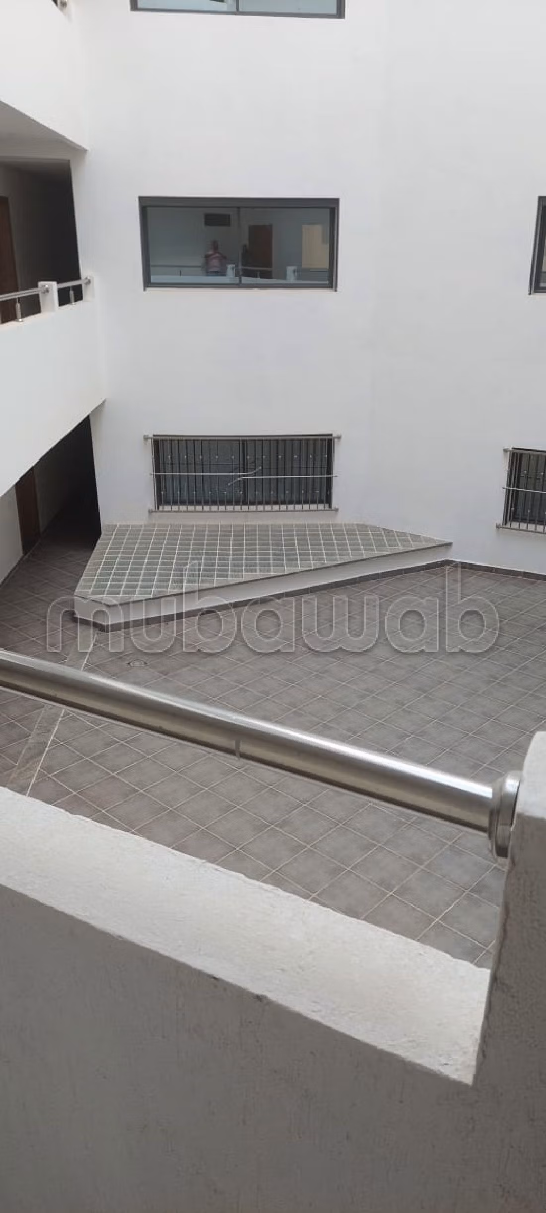 Offices for rent in Mellah. Large area 95 m². Lift