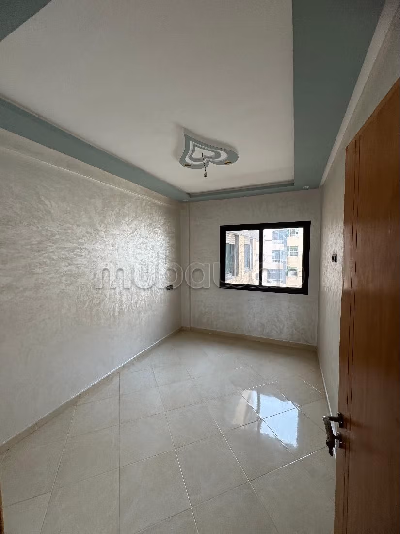 Appartement en vente à Al Madina Aljadida. Superficie 69 m². Porte blindée et parabole.