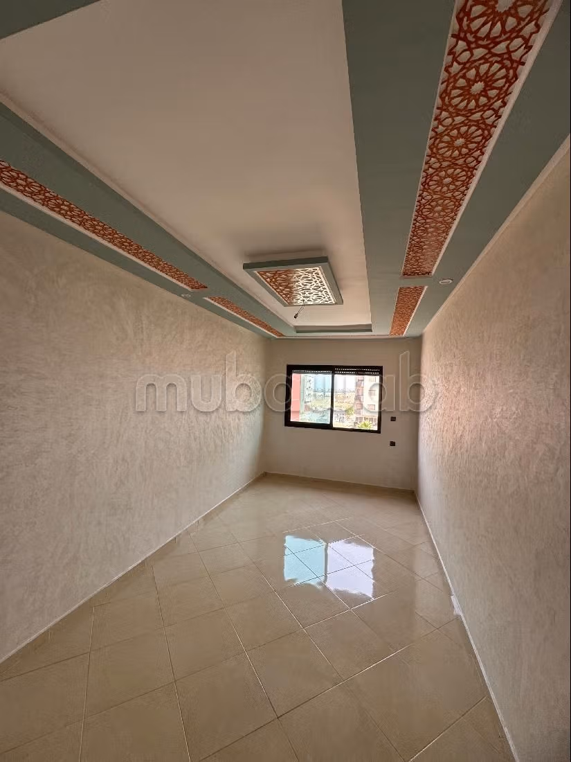 Appartement en vente à Al Madina Aljadida. Superficie 69 m². Porte blindée et parabole.