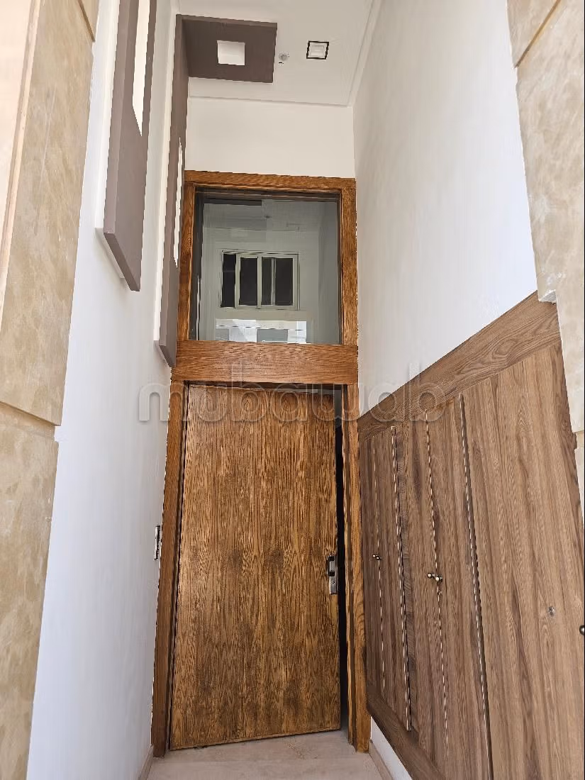 Splendido appartamento in vendita a Bouskoura Ville. 3 belle camere da letto. Servizio di concierge e condizionatore