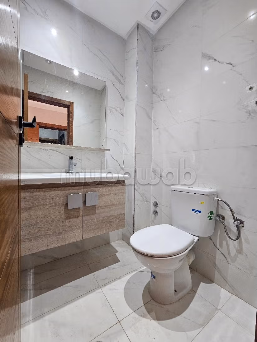 Splendido appartamento in vendita a Bouskoura Ville. 3 belle camere da letto. Servizio di concierge e condizionatore