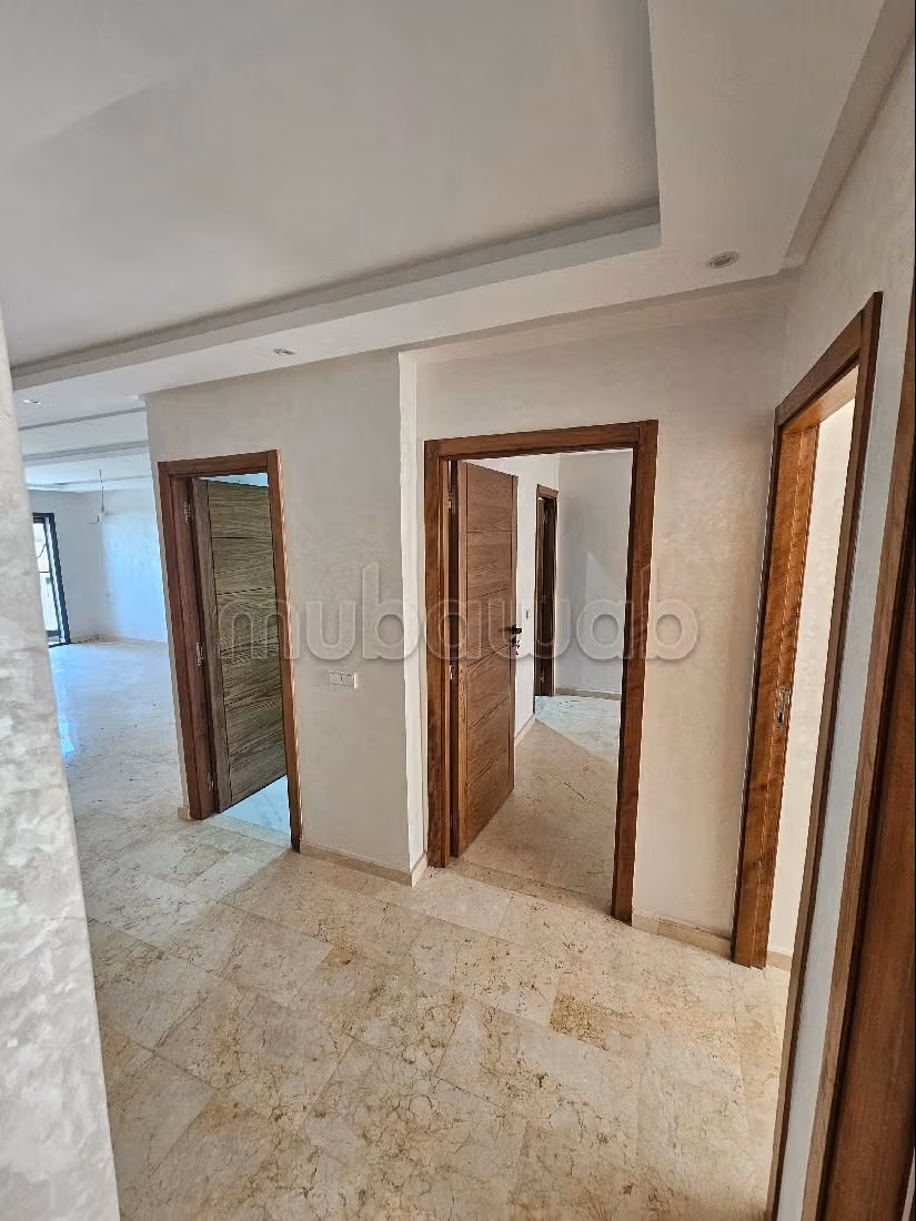 Splendido appartamento in vendita a Bouskoura Ville. 3 belle camere da letto. Servizio di concierge e condizionatore