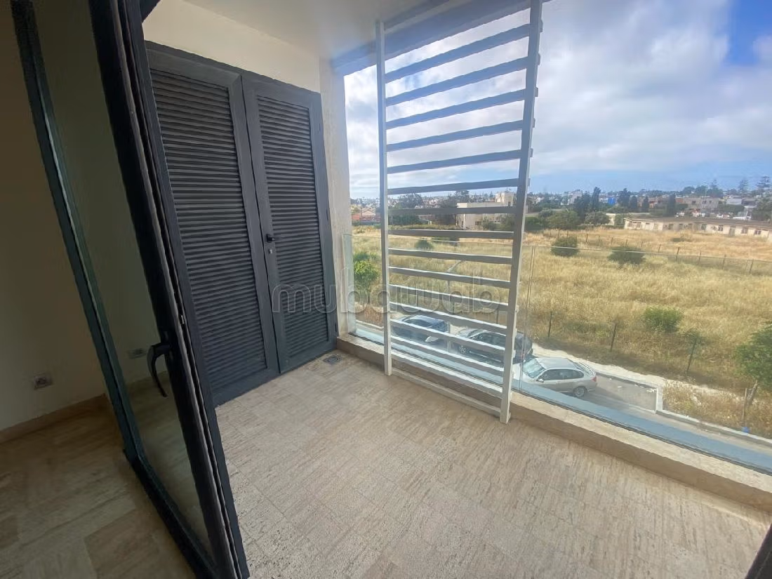 Magnífico piso en alquiler en Casablanca Finance City. 2 habitaciones grandes. Ascensor y garaje. 