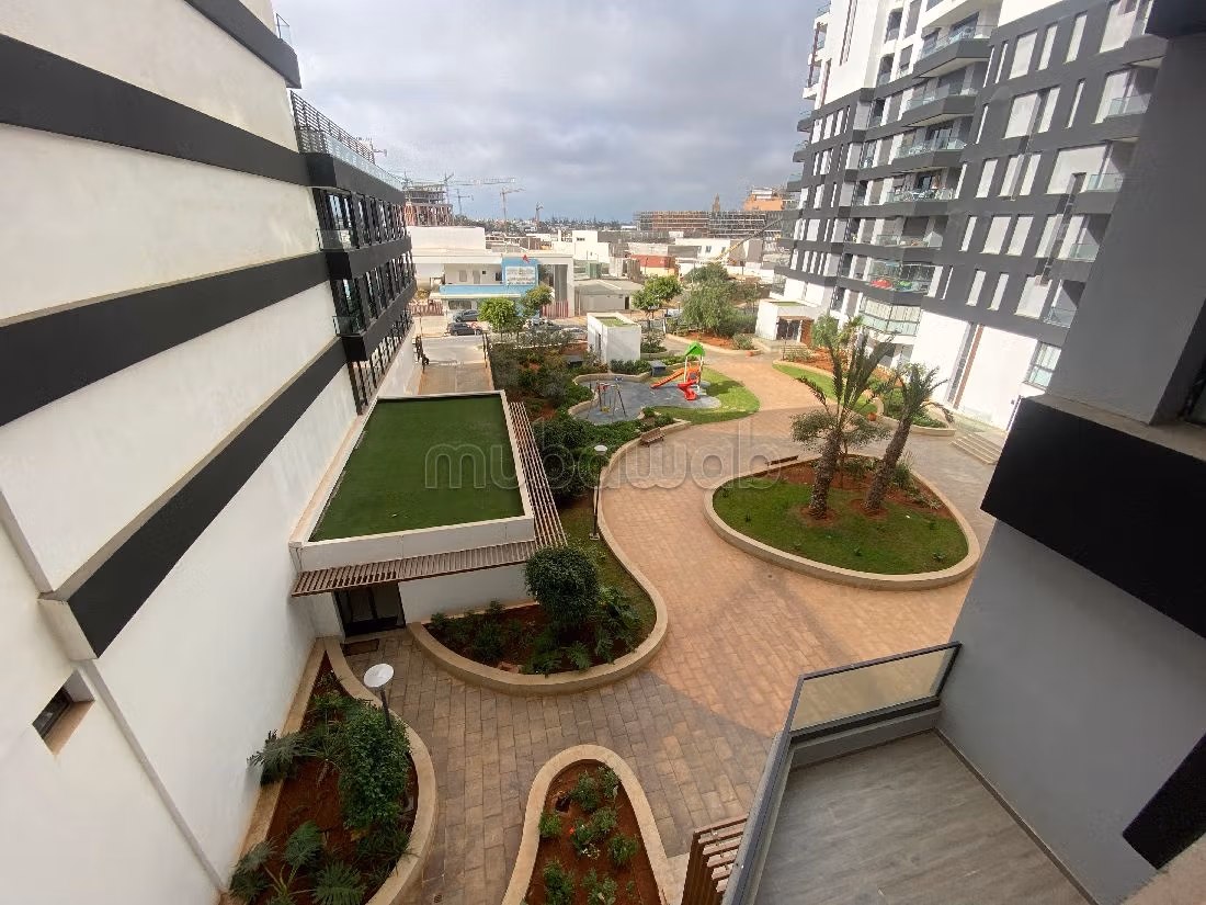 Appartementen huren in Casablanca Finance City. 3 Ruimtes. Terras en garage.