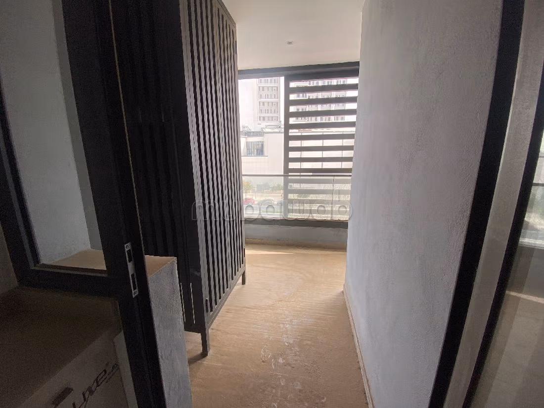 Appartementen huren in Casablanca Finance City. 3 Ruimtes. Terras en garage.