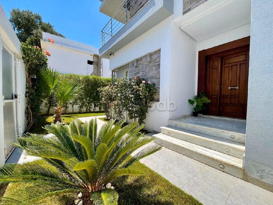 Meravigliosa villa in affitto a La Marsa. Superficie totale 300 m². arredato. 
