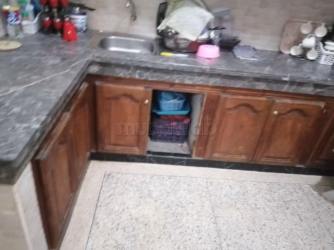 منزل رائع للبيع ب المطار. المساحة 92 م². مساحة خضراء