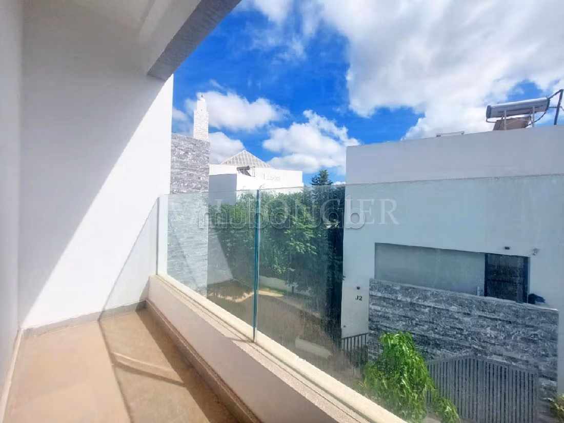 Location duplex neuf avec terrasse 3chambres à la Ville verte de Bouskoura