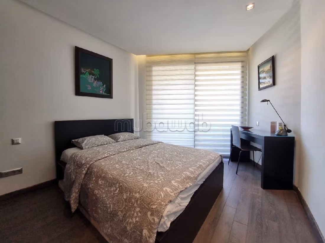 Superbe appartement à vendre à Gauthier. Surface totale 180 m². Double vitrage et chauffage central