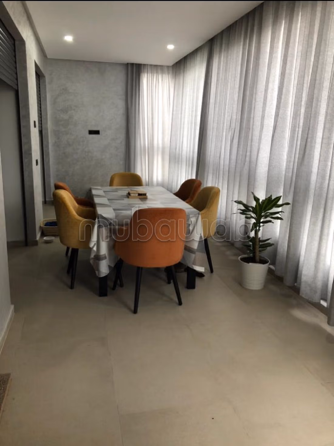 Apartment for rent in Almaz. Area 160 m². Terrace and lift. 