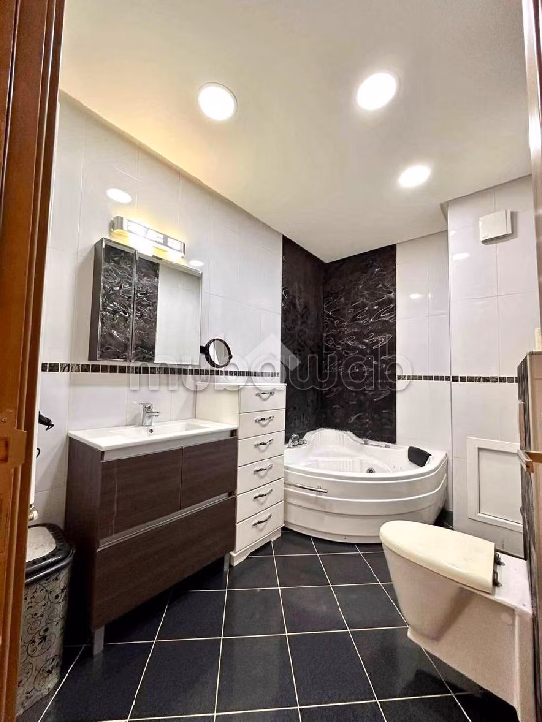 A louer un luxueux s2 meublé, vue sur mer