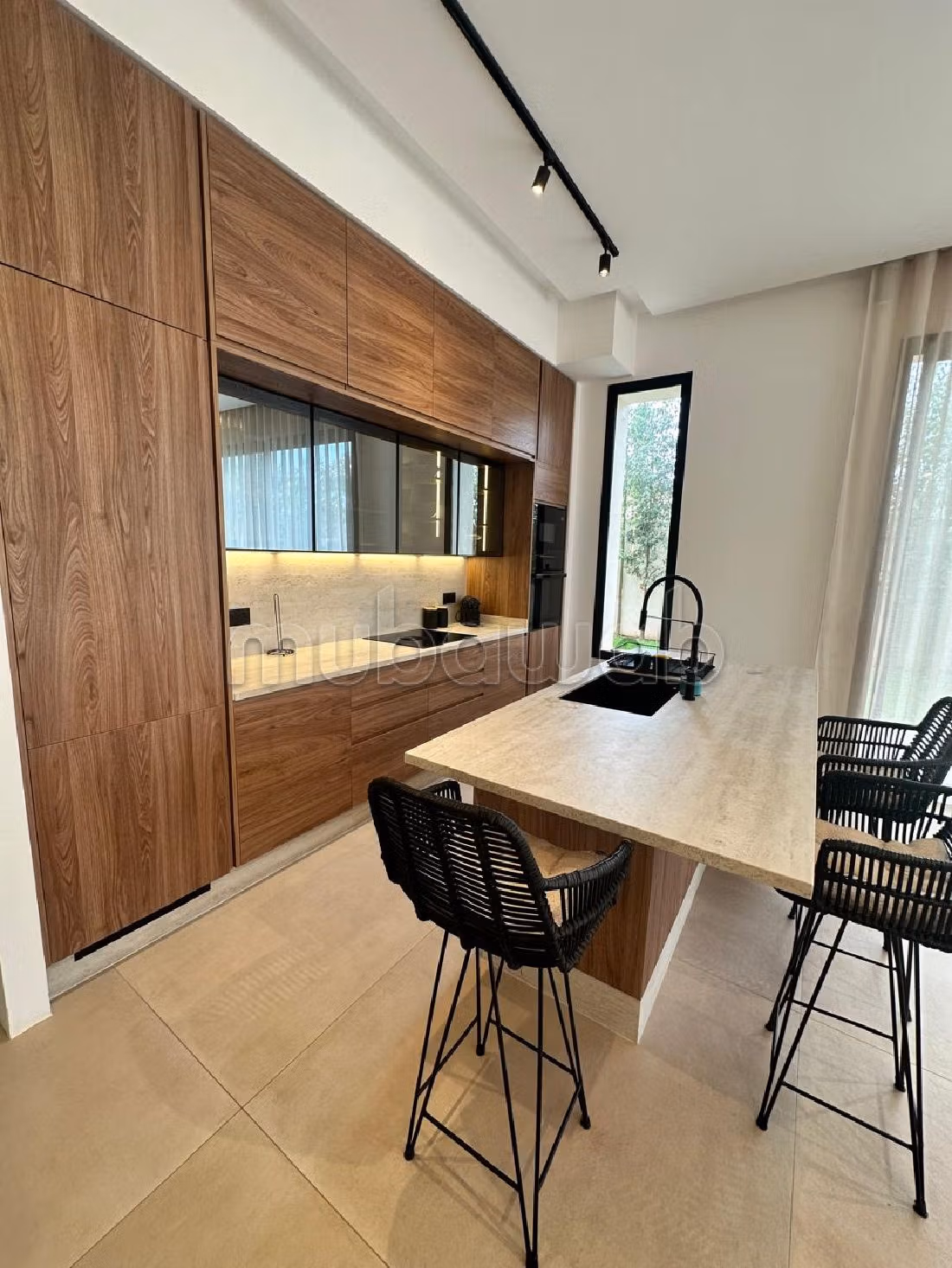 Beautiful villa for rent in Amelkis. 5 large living areas. Furnishings