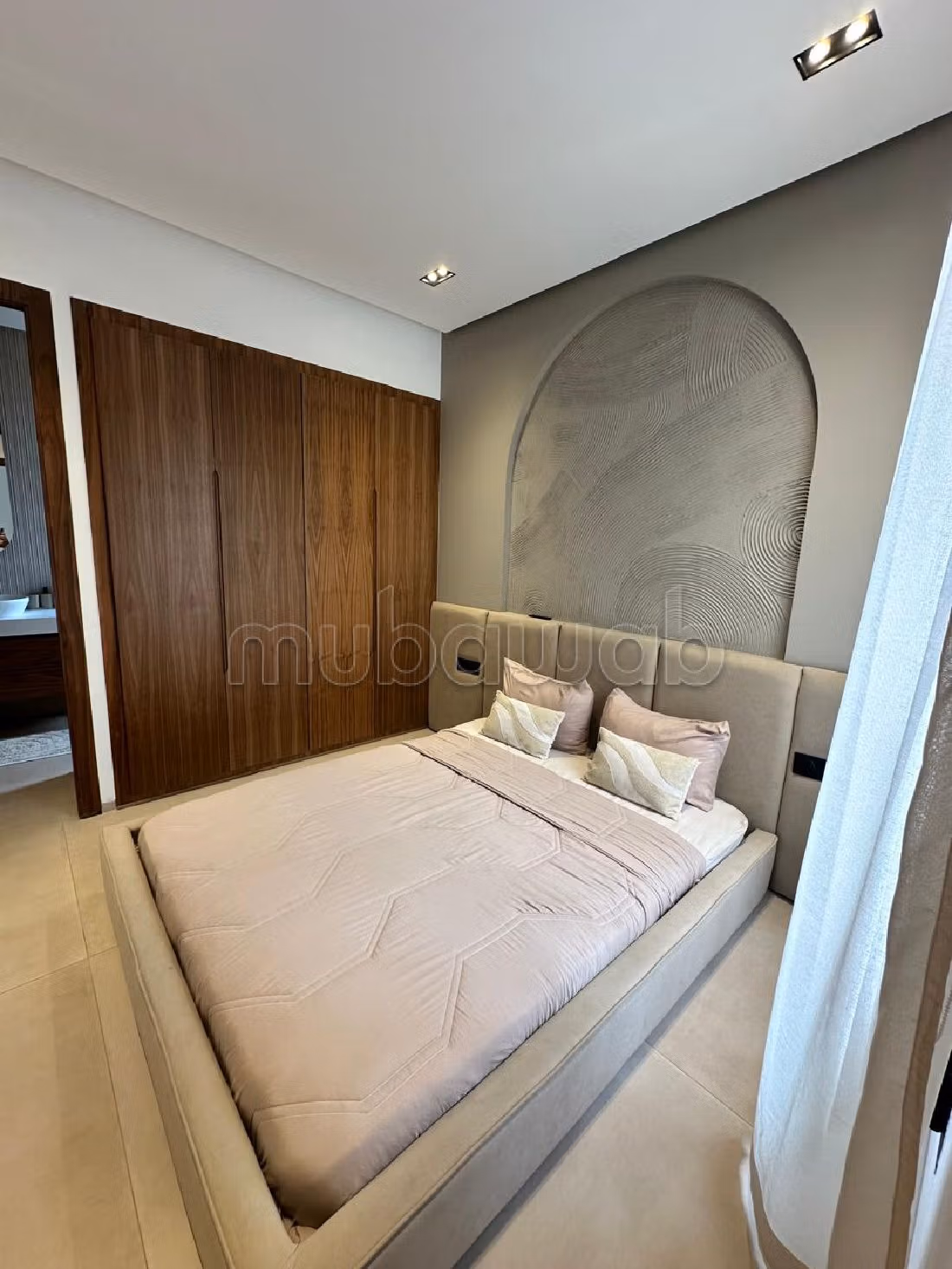 Beautiful villa for rent in Amelkis. 5 large living areas. Furnishings