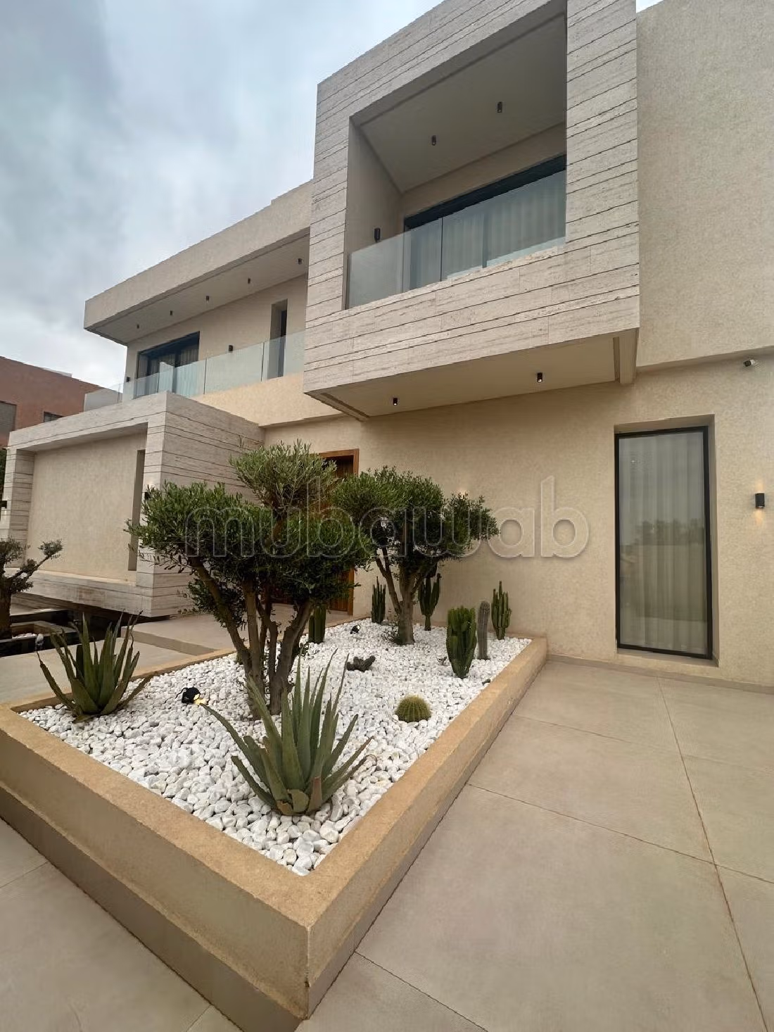 Beautiful villa for rent in Amelkis. 5 large living areas. Furnishings