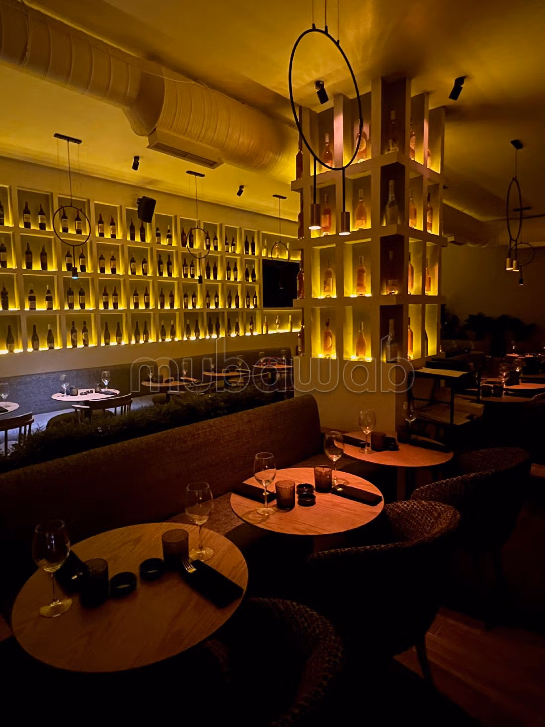 Commercieel vastgoed om te kopen in Racine. Oppervlakte 246 m². Volledig uitgeruste keuken