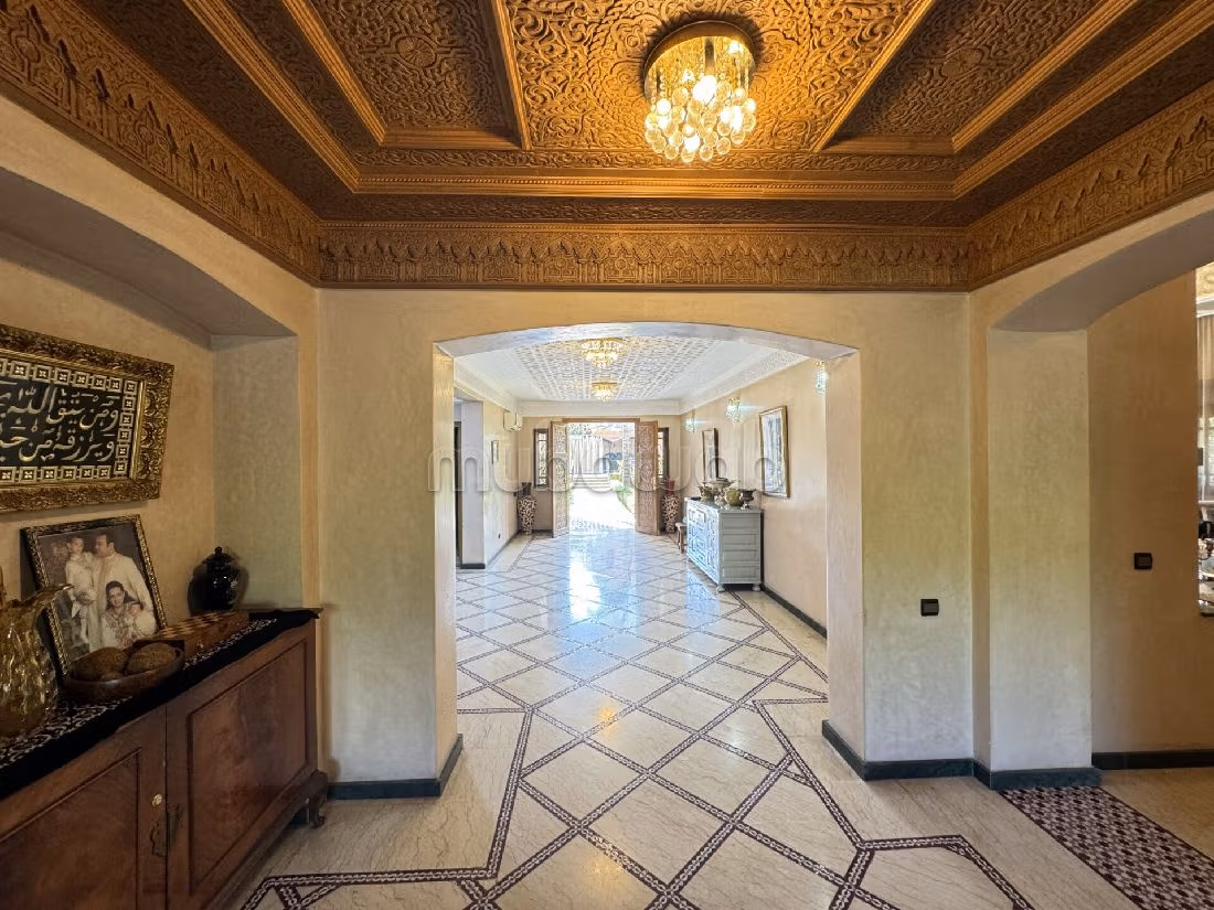 Vendita villa di lusso. Superficie 500 m². Giardino, terrazzo. 