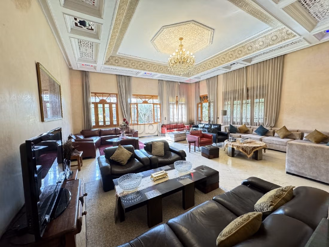 Vendita villa di lusso. Superficie 500 m². Giardino, terrazzo. 