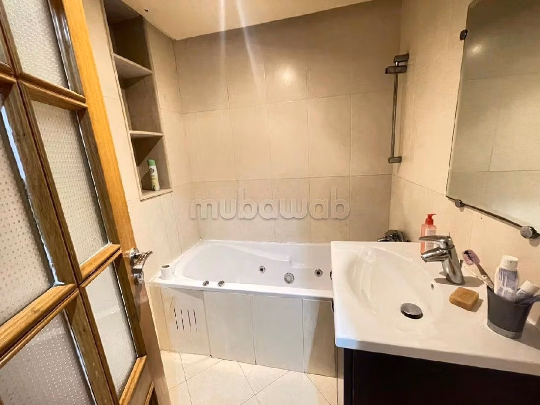 Find an apartment for rent in Racine. Dimension 62 m². Well decorated