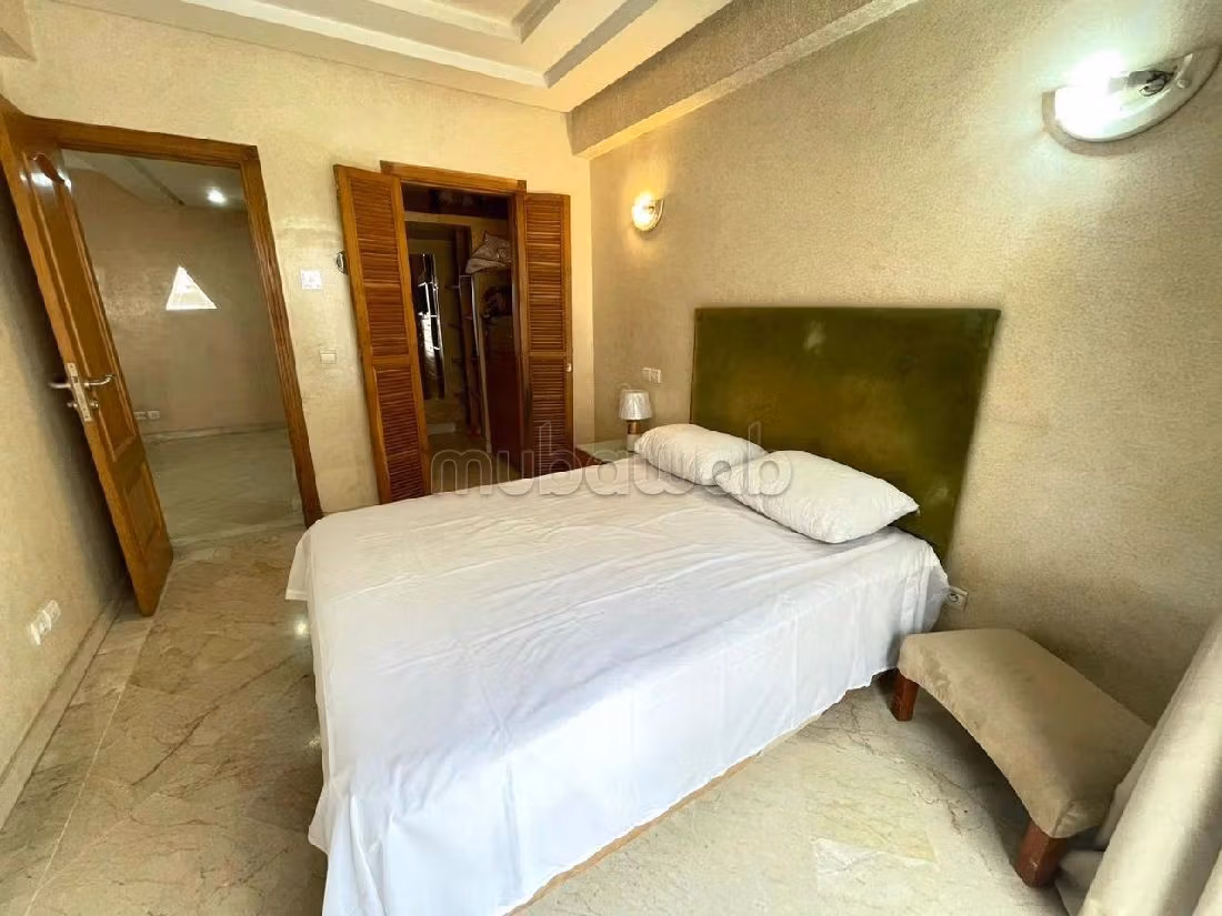 Find an apartment for rent in Racine. Dimension 62 m². Well decorated