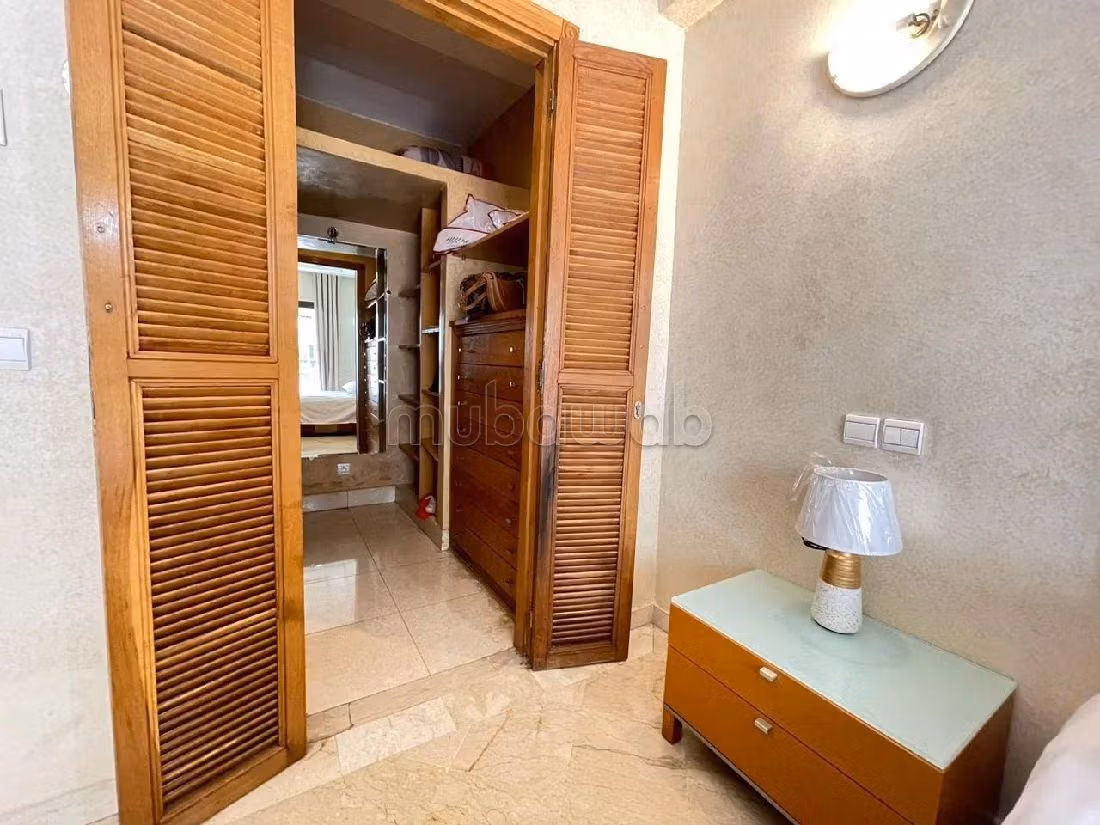 Find an apartment for rent in Racine. Dimension 62 m². Well decorated