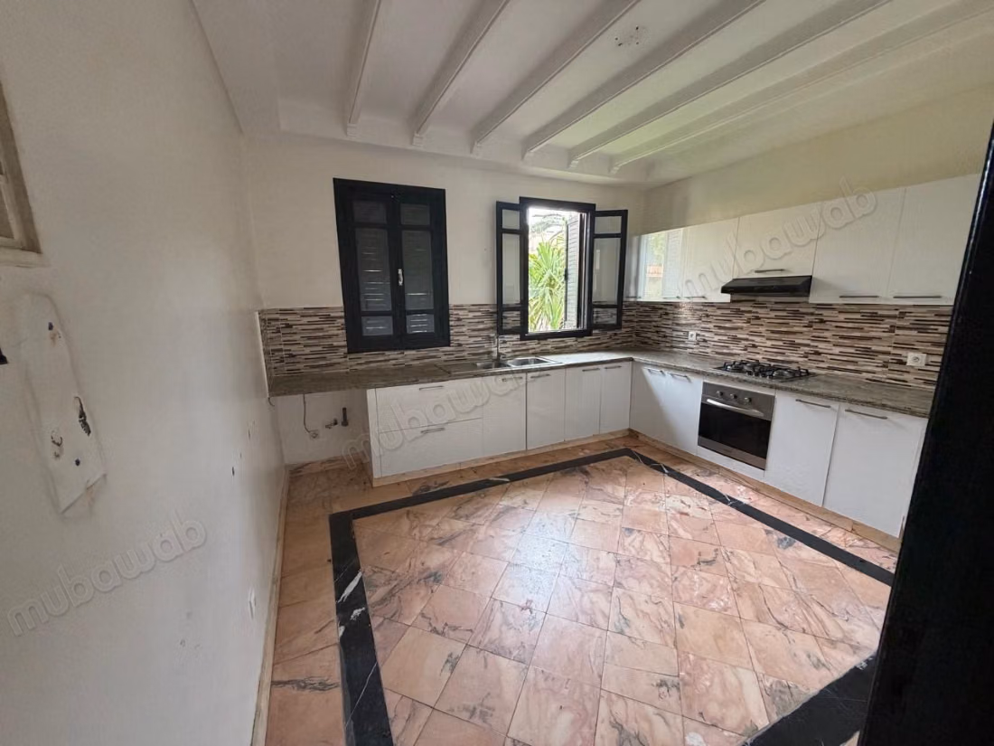Studio for rent with balcony