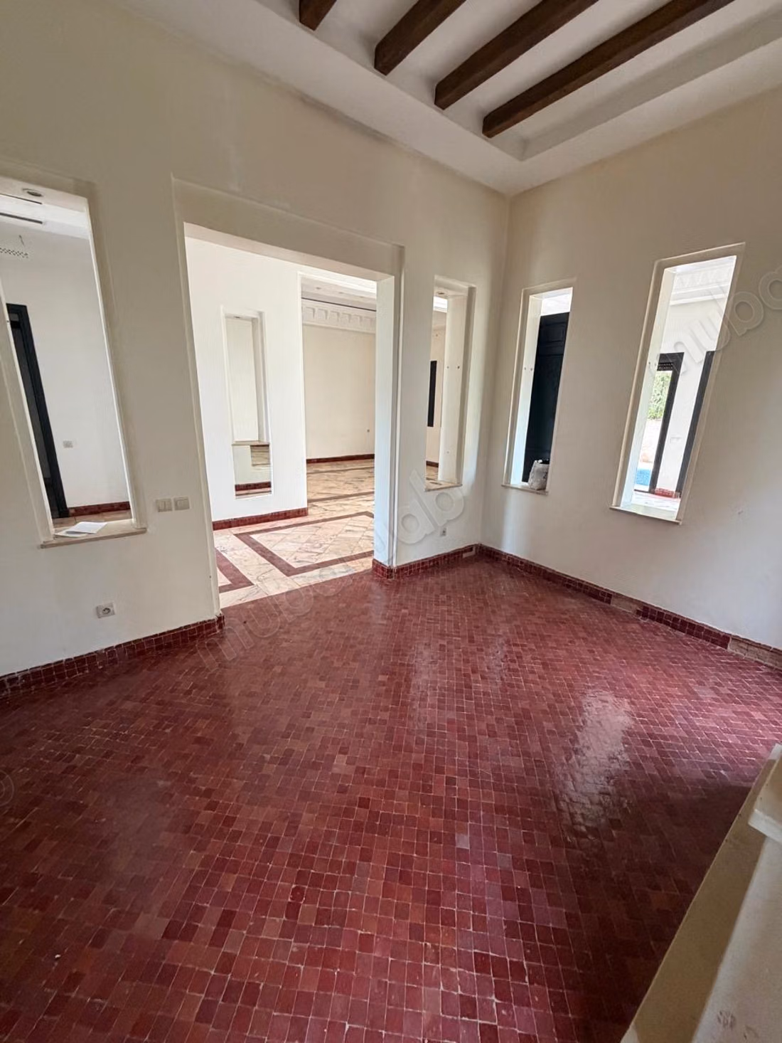 Studio for rent with balcony