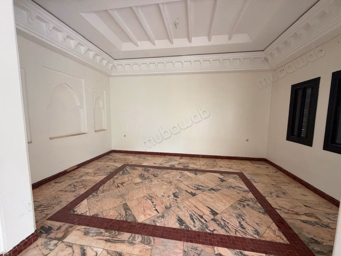Studio for rent with balcony