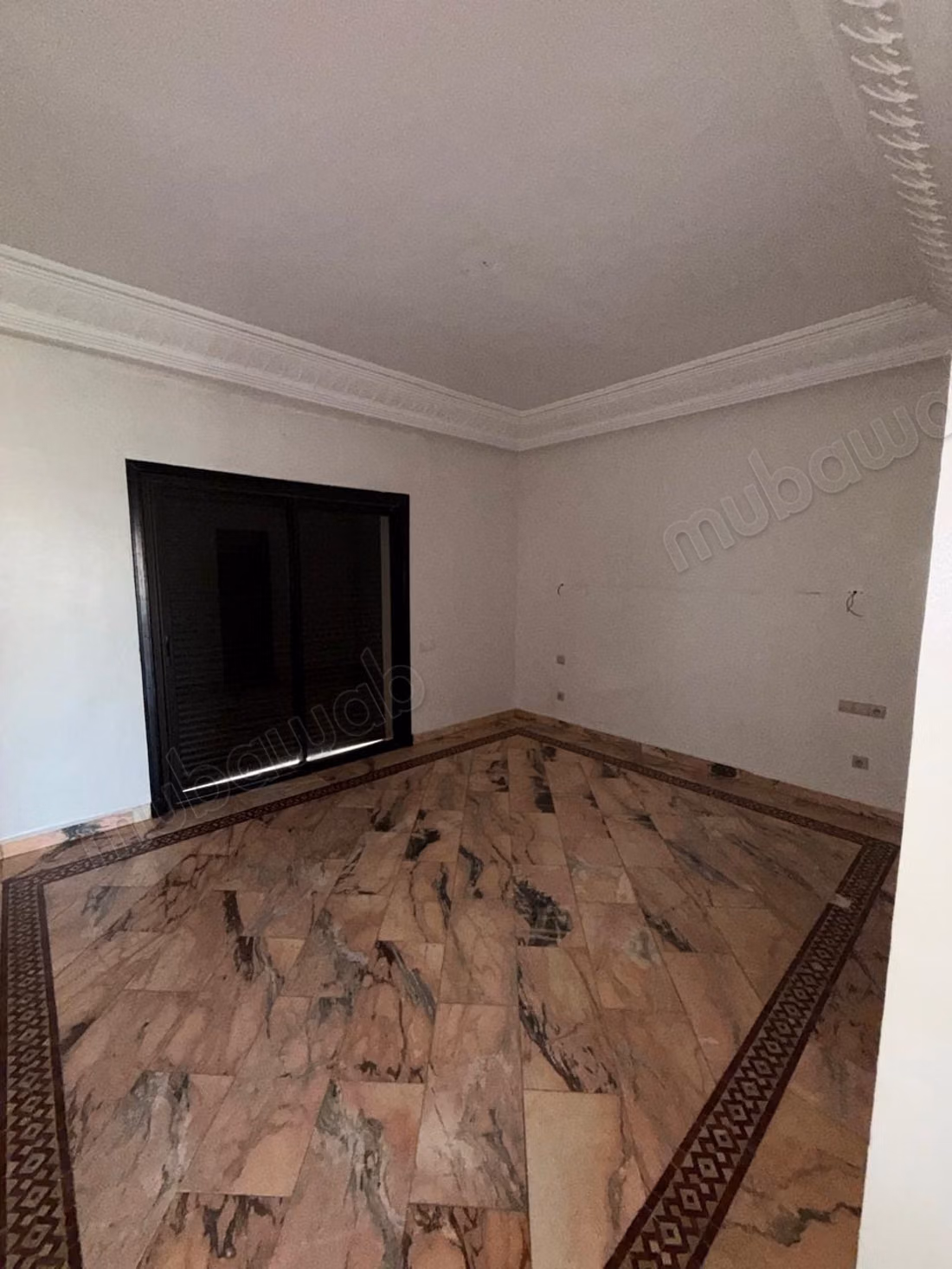 Studio for rent with balcony