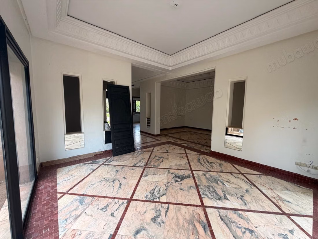 Studio for rent with balcony