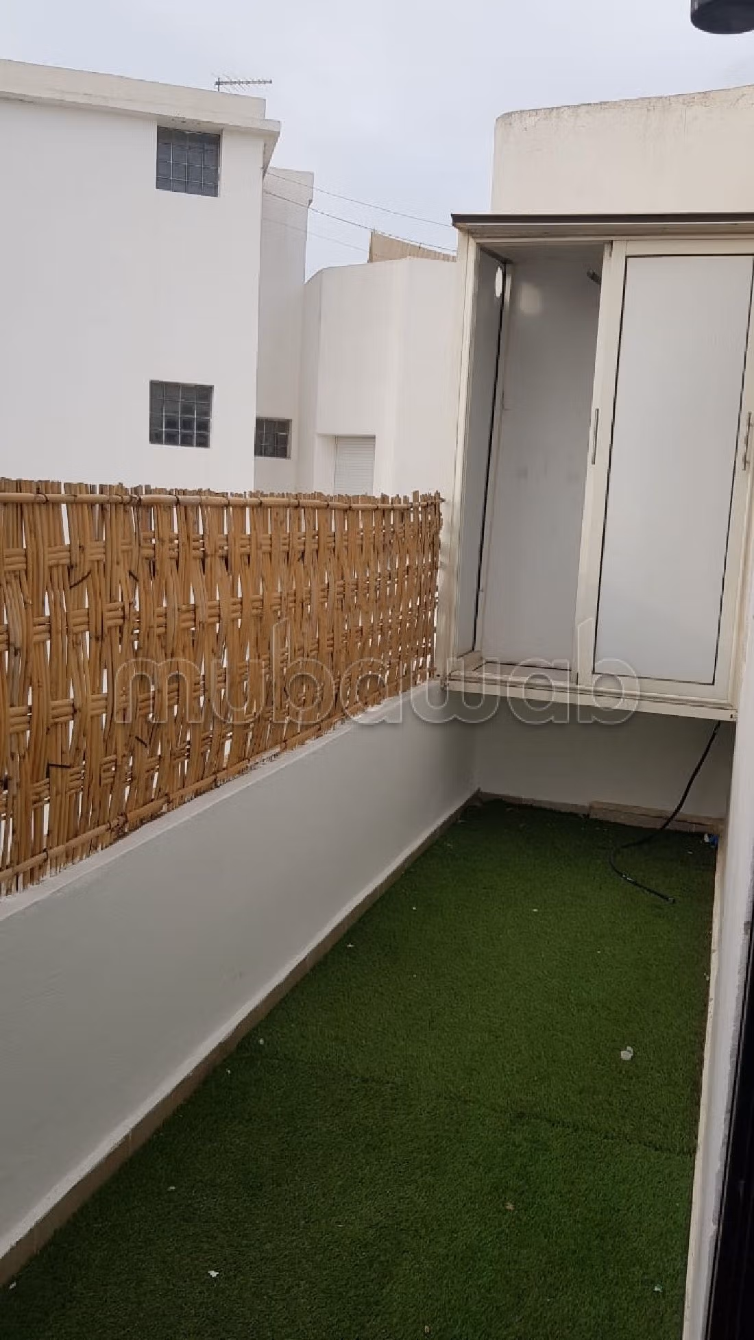 Sale of a lovely apartment in Kébibat. 3 rooms. Lift and terrace. 