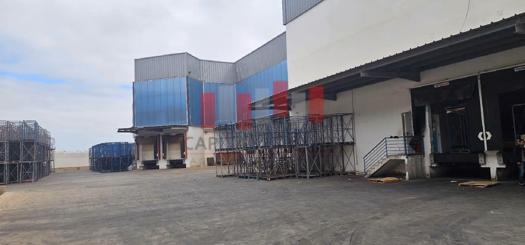 Offices & shops to rent in Lahraouiyine. Surface area 1108 m²