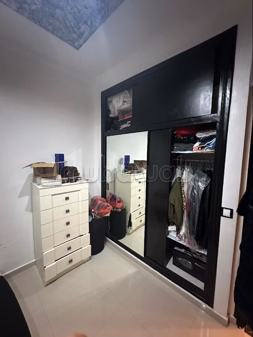 Somptueuse maison à vendre à Ismalia. 5 belles chambres. Places de stationnement et terrasse.